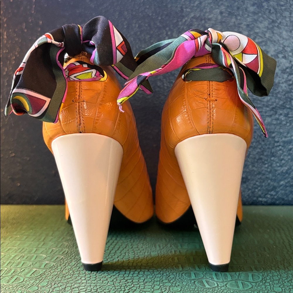 Pucci orange croc pumps with pink cap-toe and pink cone heel w/ Pucci scarf bow - Picture 3 of 6